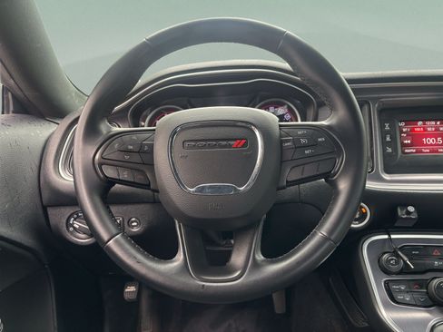 Used 2016 Dodge Challenger SXT RWD image 28