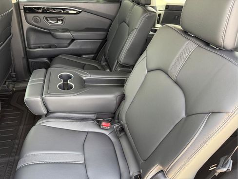 New 2025 Honda Pilot Touring image 31