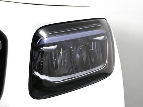 New 2026 Mercedes-Benz GLB 250 4MATIC image 11