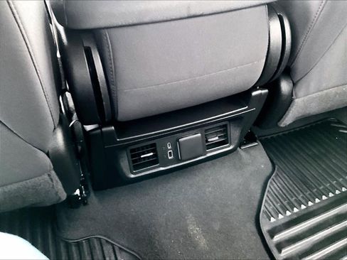 Used 2023 Chevrolet Silverado 1500 LT image 28