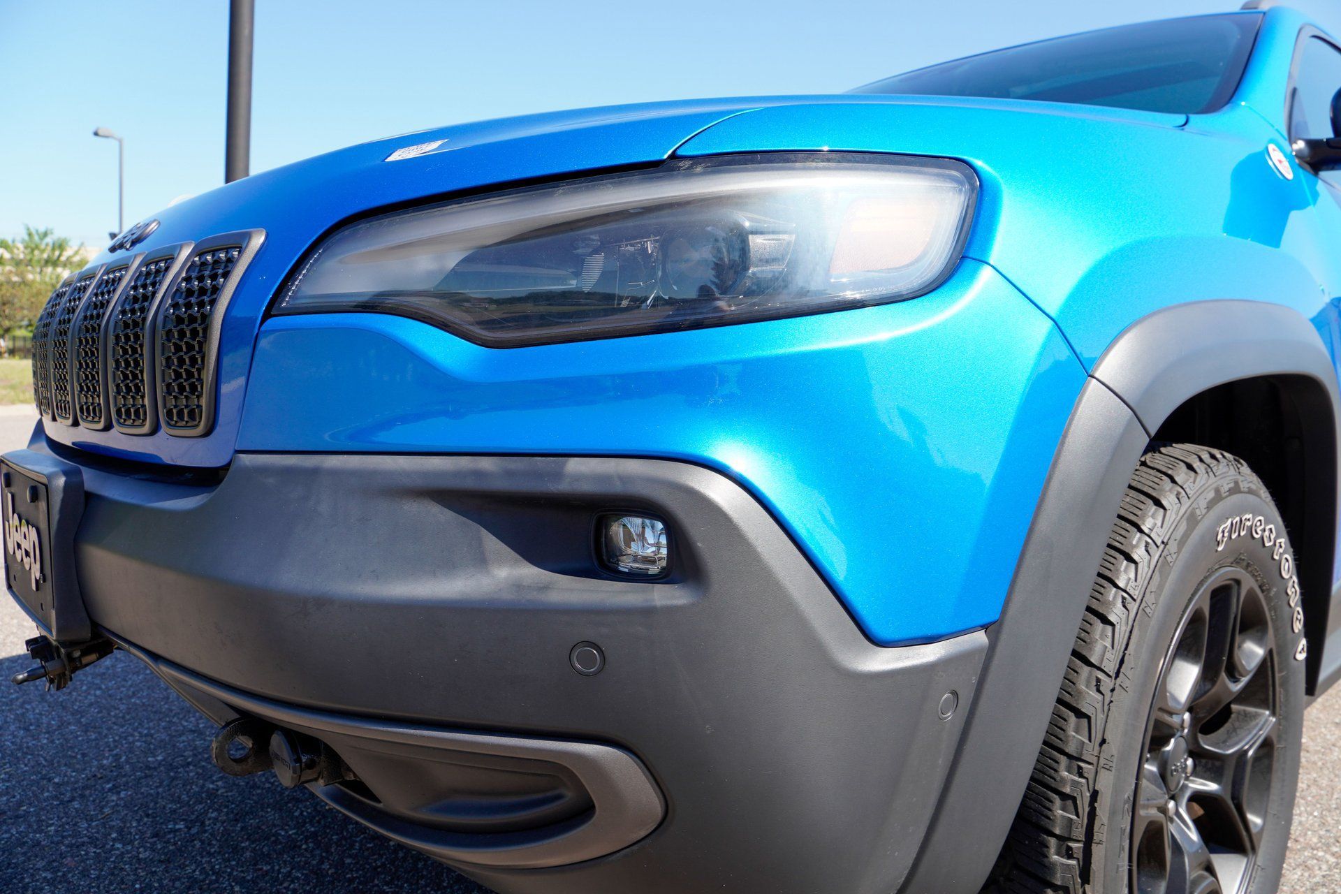 Used 2019 Jeep Cherokee Trailhawk AWD/4WD image 22
