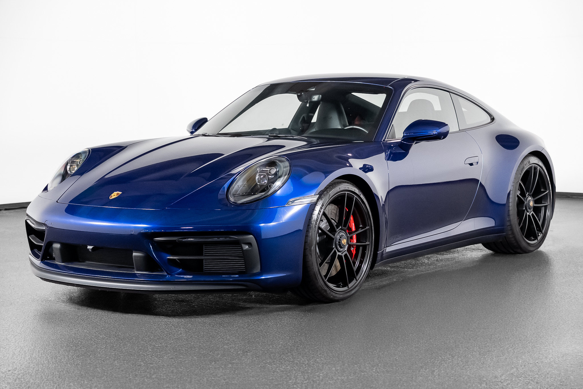 Used 2024 Porsche 911 Carrera GTS w/ Premium Package RWD image 12