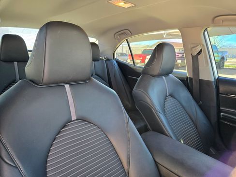 Used 2020 Toyota Camry SE image 31