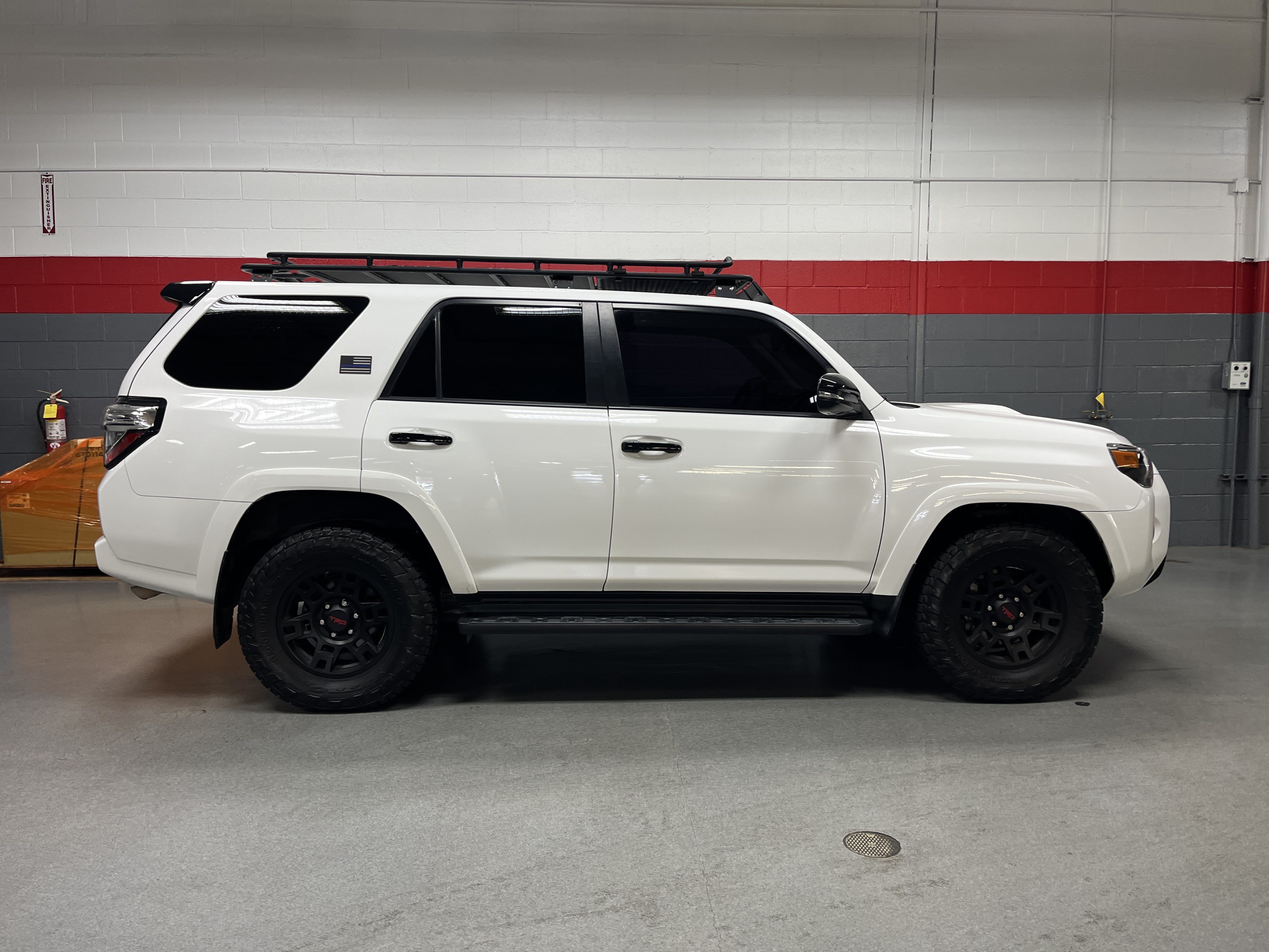 Used 2021 Toyota 4Runner Venture w/ Moonroof Package AWD/4WD image 3