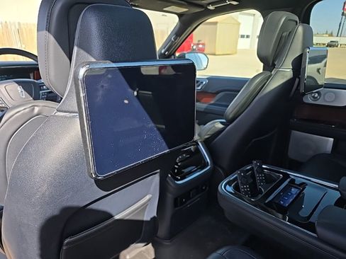 Used 2023 Lincoln Navigator Reserve image 13