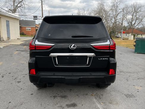 Used 2021 Lexus LX 570 4WD w/ Luxury Package image 8