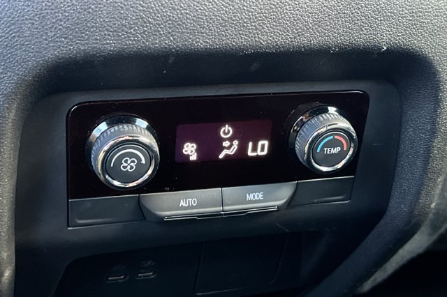 Used 2026 Chevrolet Traverse LT AWD/4WD image 15