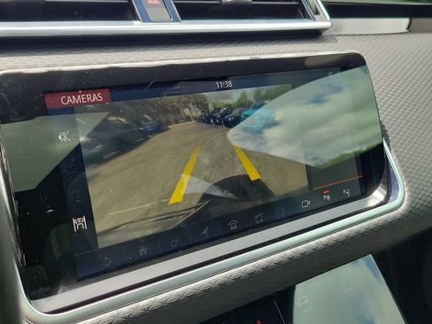 Used 2019 Land Rover Range Rover Velar R-Dynamic SE AWD/4WD image 39