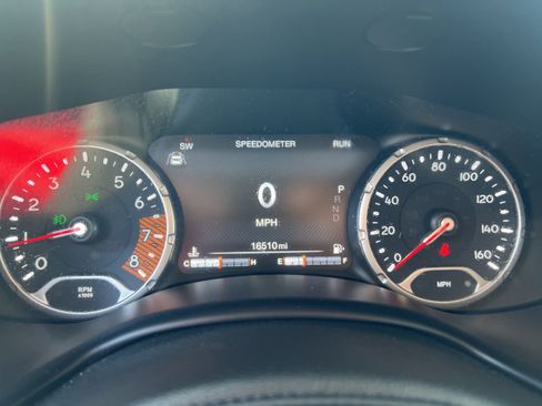 Used 2023 Jeep Renegade Altitude AWD/4WD image 30