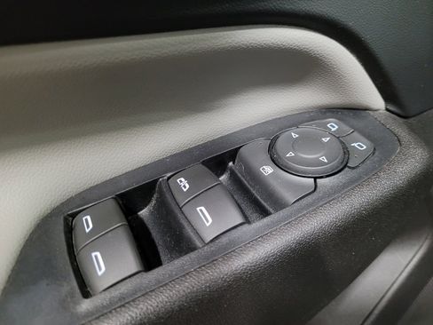 Used 2018 Chevrolet Equinox LT FWD image 27