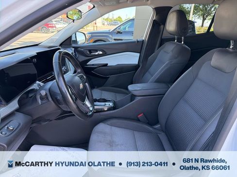 Used 2024 Chevrolet Trax LT w/ Driver Confidence Package FWD image 4