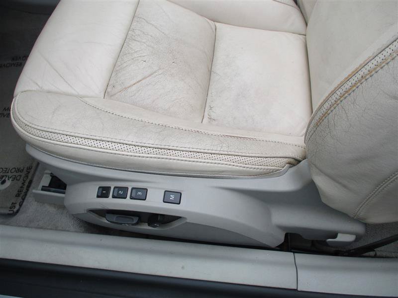 Used 2009 Volvo C70 T5 FWD image 14