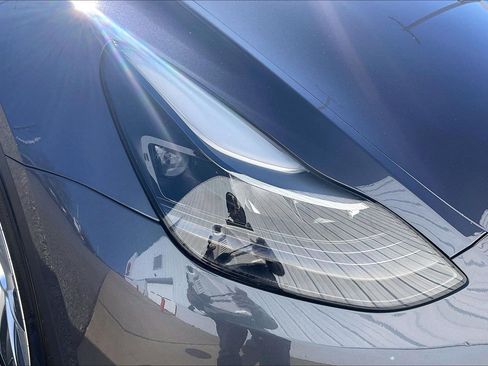 Used 2023 Tesla Model Y Long Range image 32