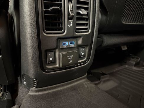 Used 2024 Dodge Durango GT image 33