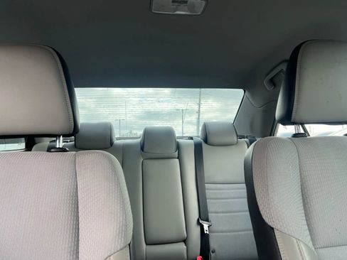 Used 2017 Toyota Camry SE FWD image 18