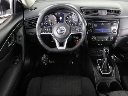 Used 2019 Nissan Rogue S FWD image 6