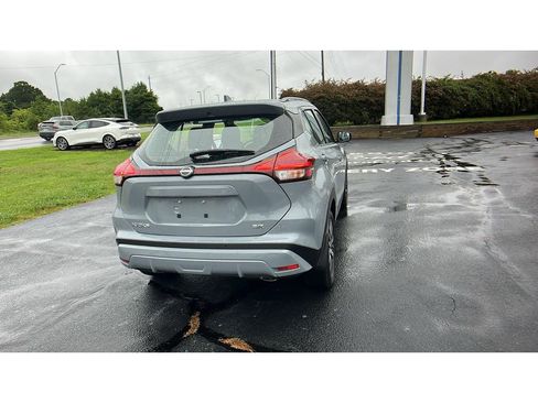 Used 2023 Nissan Kicks SR image 22