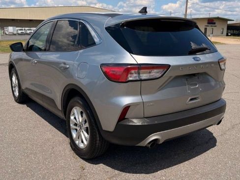 Used 2022 Ford Escape SE FWD image 23