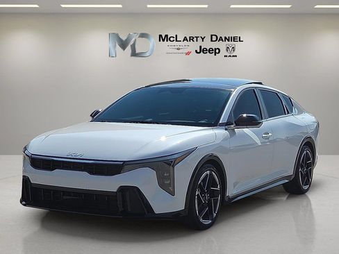Used 2025 Kia K4 GT-Line w/ GT-Line Premium Package FWD image 2