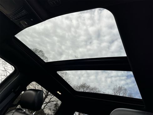 Used 2019 Ford F150 Raptor w/ Equipment Group 802A Luxury image 22