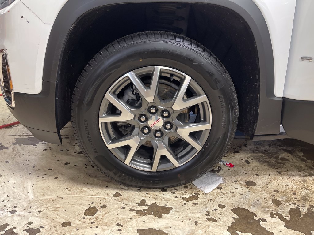 Used 2021 GMC Acadia SLE w/ Driver Convenience Package FWD image 11