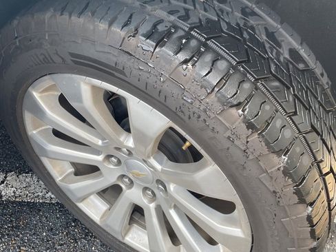 Used 2021 Chevrolet Silverado 1500 High Country w/ Technology Package image 5