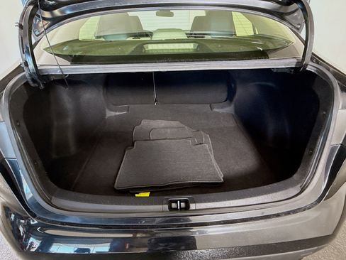 Used 2020 Toyota Corolla LE image 34