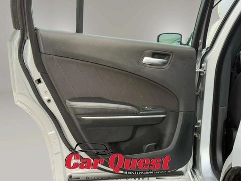 Used 2022 Dodge Charger SXT RWD image 12