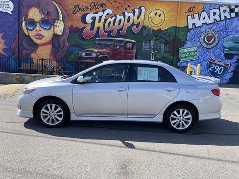Used 2010 Toyota Corolla FWD image 2