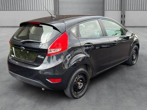 Used 2013 Ford Fiesta SE FWD image 31