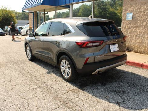 Used 2023 Ford Escape Active FWD image 4