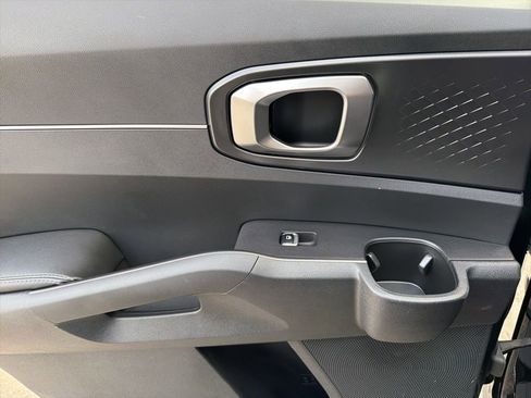 Certified 2025 Kia Sorento S w/ Panoramic Sunroof Package FWD image 25