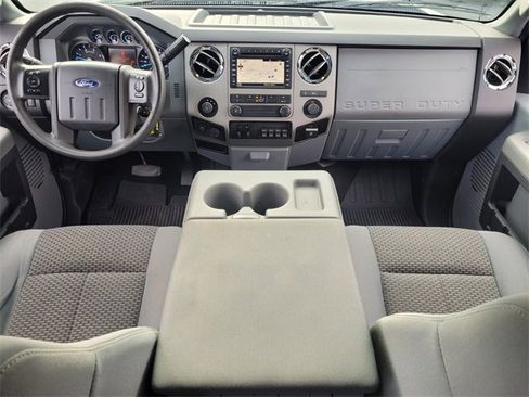 Used 2016 Ford F250 XLT w/ XLT Premium Package image 11