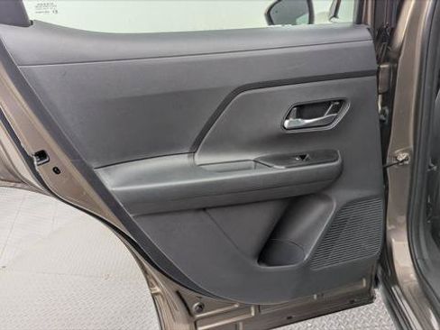 Used 2025 Nissan Kicks SV AWD/4WD image 16