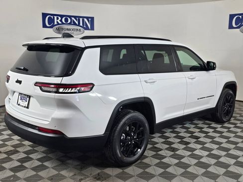 New 2025 Jeep Grand Cherokee L Laredo image 5
