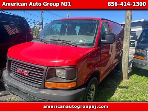 Used 2010 GMC Savana 2500 RWD image 1