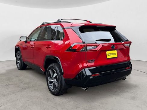 Used 2022 Toyota RAV4 SE w/ Weather & Moonroof Package AWD/4WD image 3