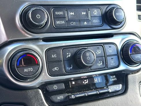 Used 2020 Chevrolet Suburban LT image 11