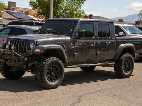 Used 2020 Jeep Gladiator Sport w/ Quick Order Package 23S AWD/4WD image 9