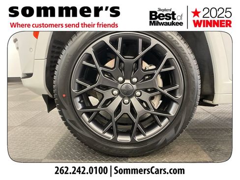 Used 2025 Jeep Grand Cherokee L Summit w/ Obsidian Package AWD/4WD image 25