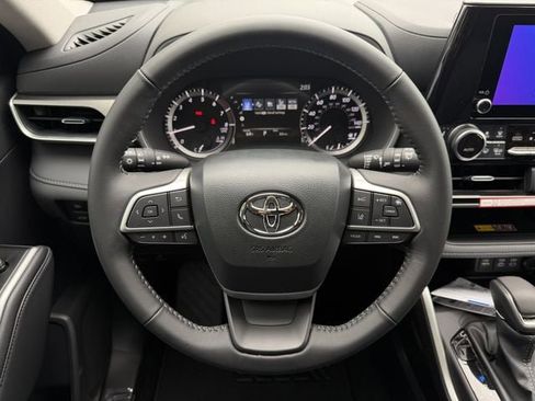 New 2026 Toyota Highlander XLE AWD/4WD image 13