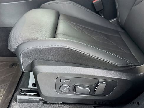 Used 2025 BMW X3 xDrive30i w/ Premium Package image 19