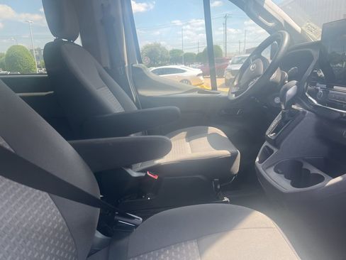 Used 2023 Ford Transit 350 XLT image 4