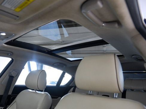 Used 2015 Kia K900 Luxury RWD image 41