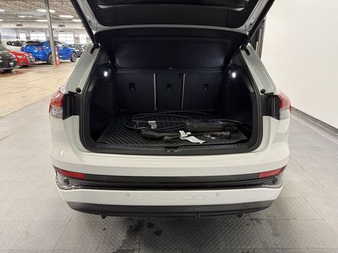 Used 2024 Audi Q4 e-tron Prestige image 21