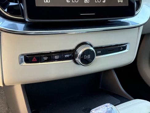 New 2026 Volvo XC90 B6 Ultra w/ Protection Package Premier image 13