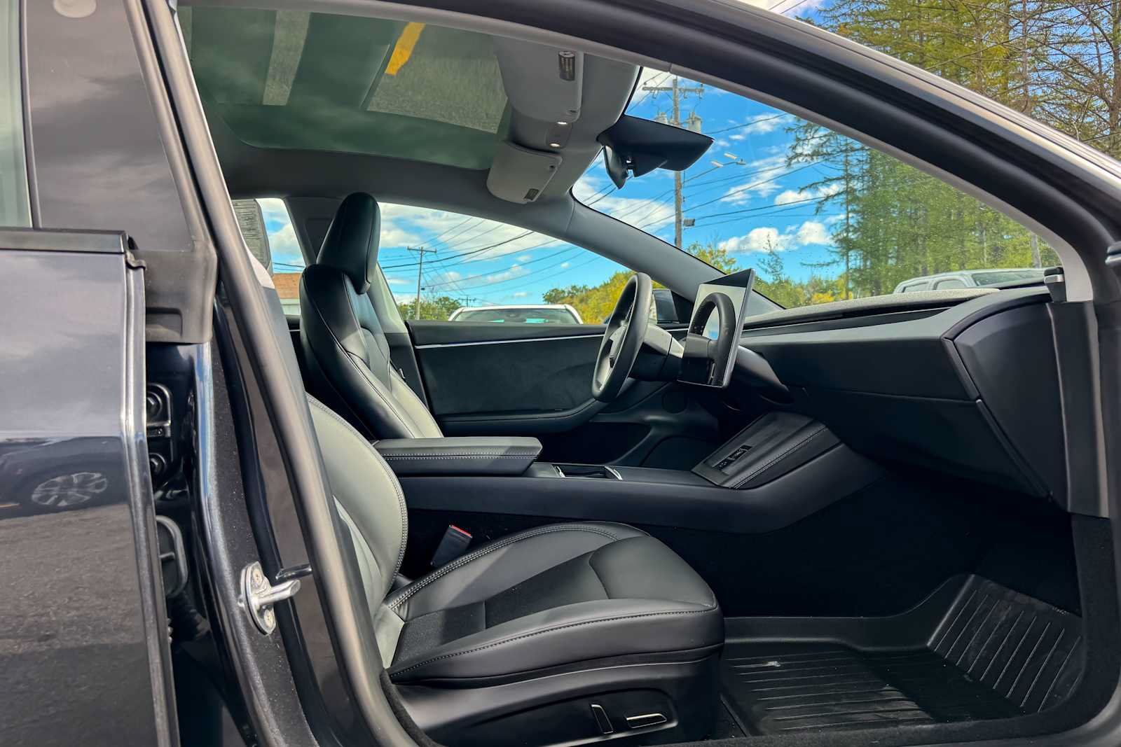 Used 2025 Tesla Model 3 Long Range AWD/4WD image 9
