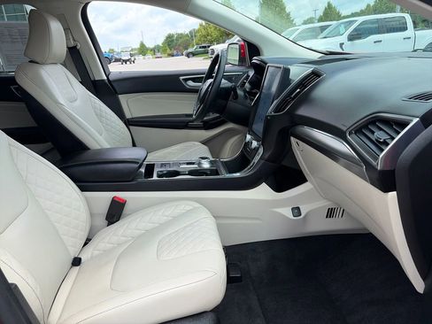 Used 2024 Ford Edge Titanium w/ Equipment Group 301A AWD/4WD image 11
