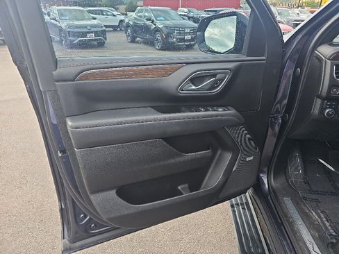 Certified 2023 Chevrolet Suburban High Country AWD/4WD image 9