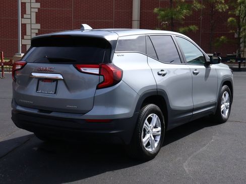 Used 2024 GMC Terrain SLE image 27